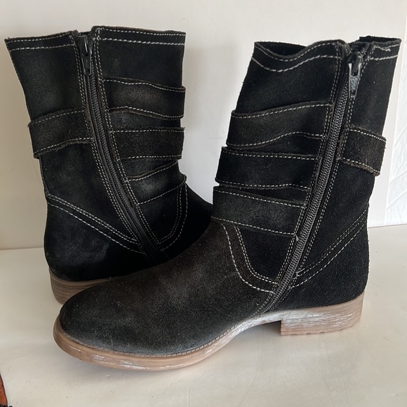 Roan 7.5 Black Suede Distressed Zipper Boots Strappy Design - Picture 5 of 11